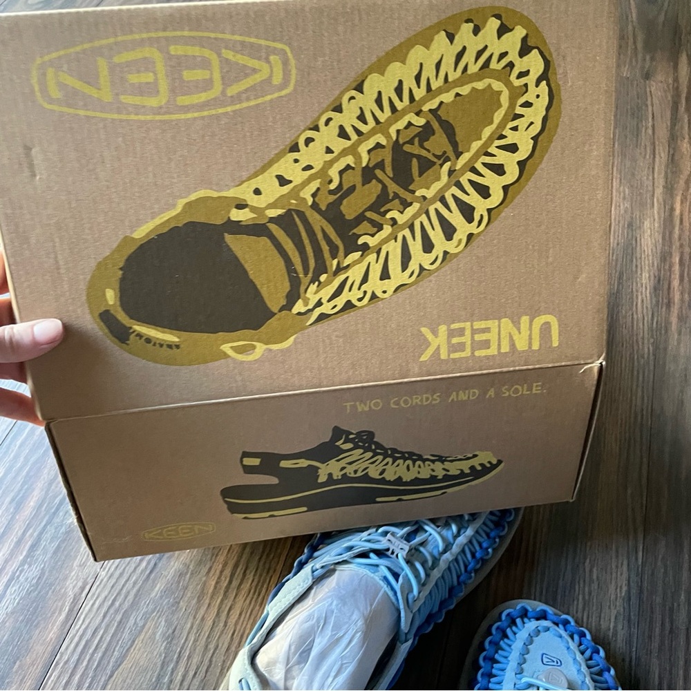 Keen Blue Sandals with Woven Design and Open Back - Picture 10 of 11
